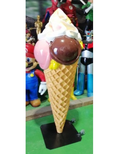 Cucurucho de bolas con nata