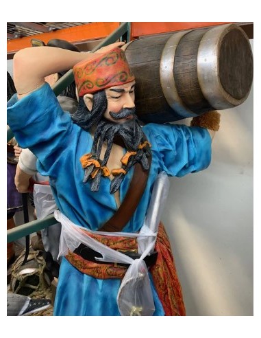 Pirata con barril de ron