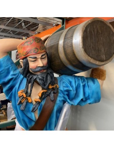 Pirata con barril de ron