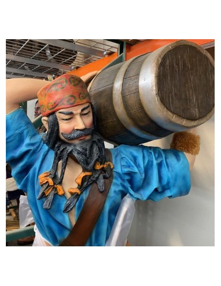 Pirata con barril de ron