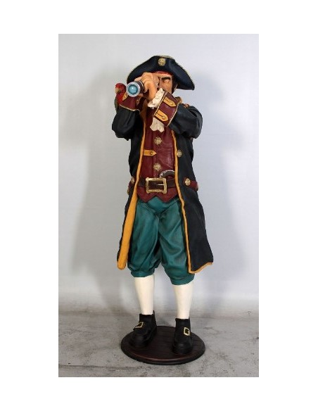 Capitán pirata con catalejo