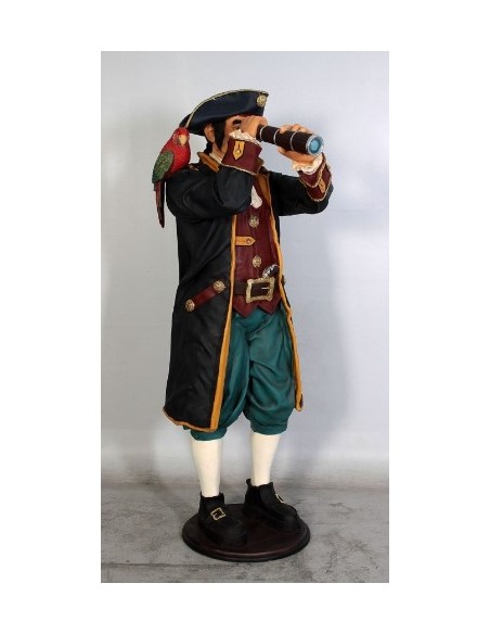 Capitán pirata con catalejo