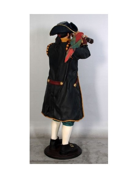 Capitán pirata con catalejo