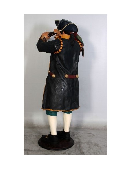 Capitán pirata con catalejo