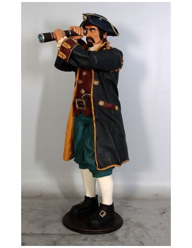 Capitán pirata con catalejo