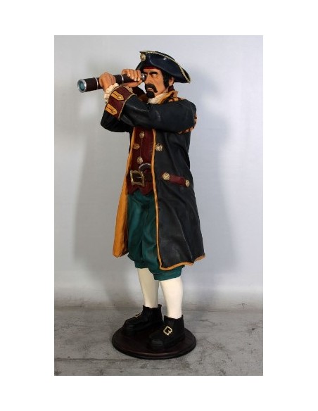 Capitán pirata con catalejo