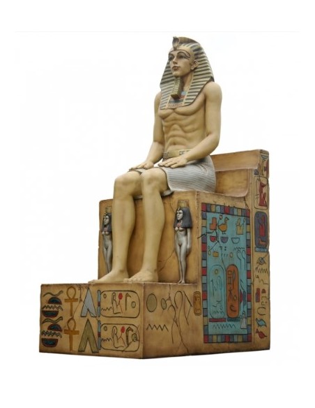 Faraón egipcio sentado