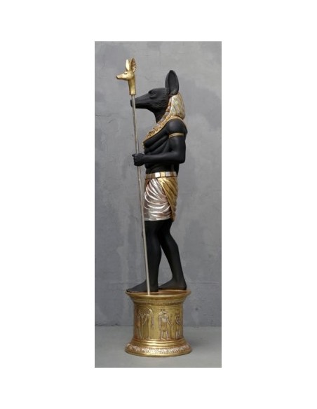 Dios egipcio Anubis "en pedestal"