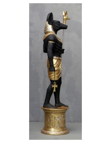 Dios egipcio Anubis "en pedestal"