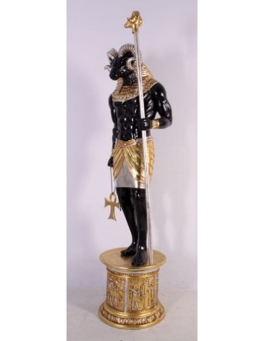 Dios egipcio Knum "en pedestal"