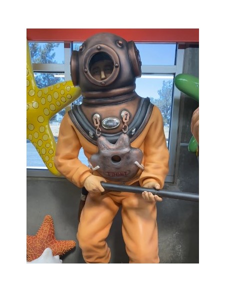 Buzo con escafandra clásico