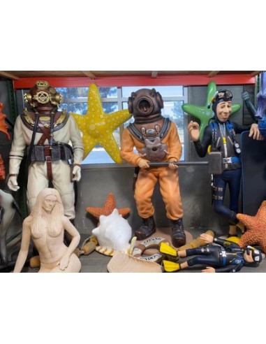 Buzo con escafandra clásico