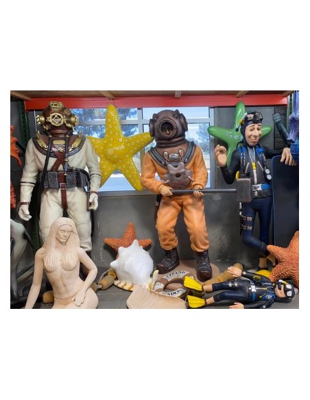 Buzo con escafandra clásico