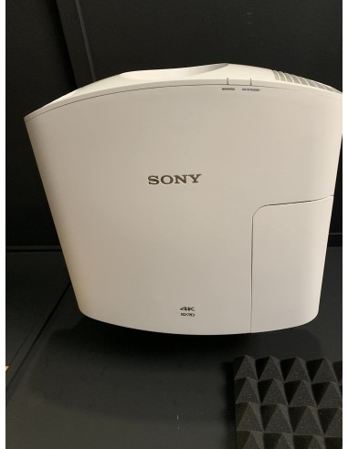 Instalación proyector Sony + Bowers & Wilkins