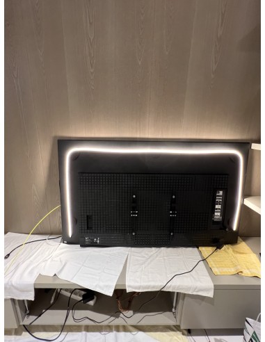 Cine en casa televisión Sony 4k B&W + Hue ambilight