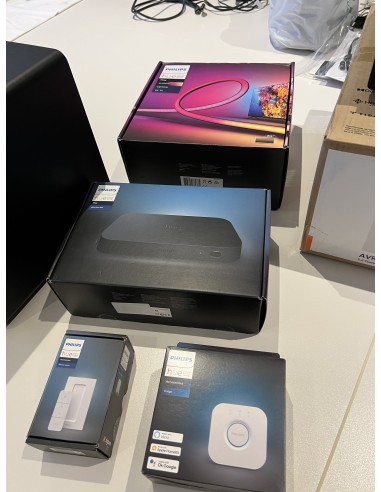 Cine en casa televisión Sony 4k B&W + Hue ambilight