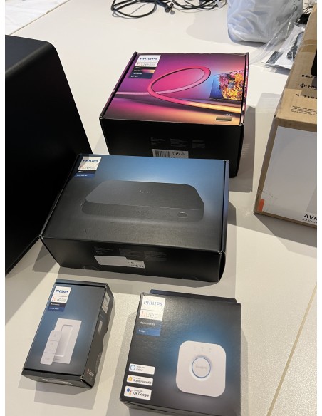 Cine en casa televisión Sony 4k B&W + Hue ambilight