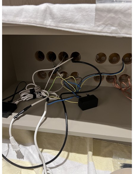 Cine en casa televisión Sony 4k B&W + Hue ambilight