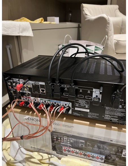 Cine en casa televisión Sony 4k B&W + Hue ambilight