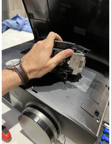 Cambio lámpara proyector Panasonic 4K