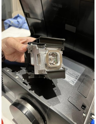 Cambio lámpara proyector Panasonic 4K