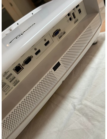 Instalación proyector Optoma 4K y soporte Arakno