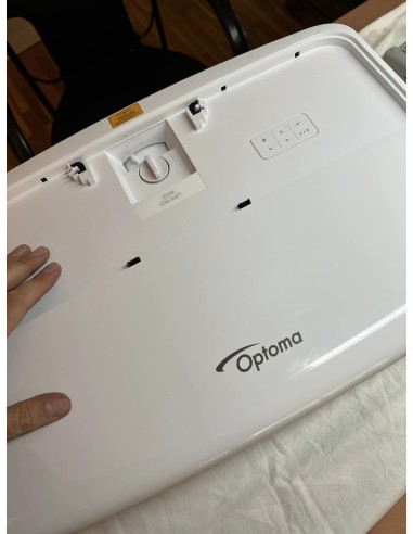 Instalación proyector Optoma 4K y soporte Arakno