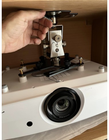 Instalación proyector Optoma 4K y soporte Arakno