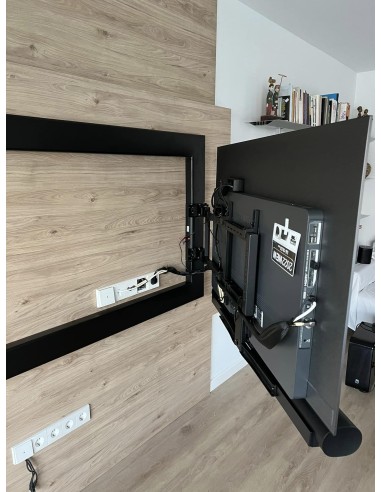 Colgar televisión (soporte motorizado)