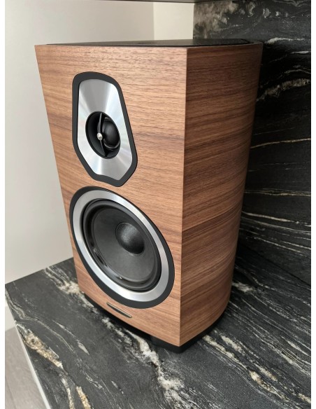 Instalación cine en casa con TV Sony 4K, AV Marantz y Sonus Faber