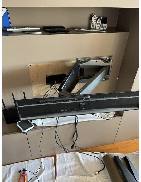 Cine en casa TV Loewe 4k + barra de sonido