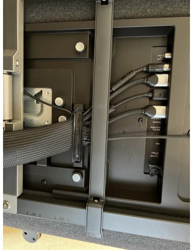 Cine en casa TV Loewe 4k + barra de sonido