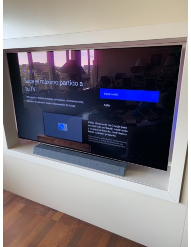 Cine en casa TV Philips 65" B&W con Marantz