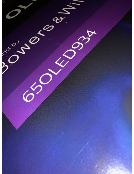 Cine en casa TV Philips 65" B&W con Marantz