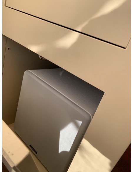 Cine en casa TV Philips 65" B&W con Marantz