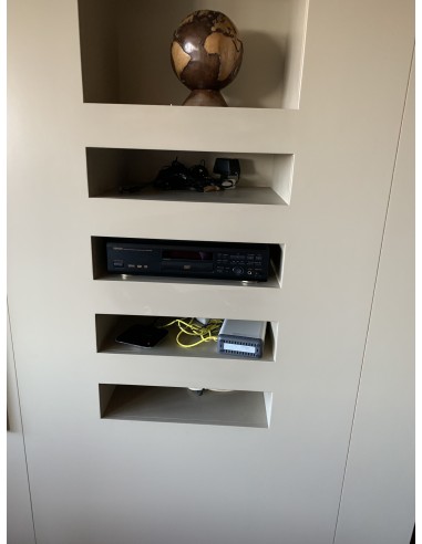 Cine en casa TV Philips 65" B&W con Marantz