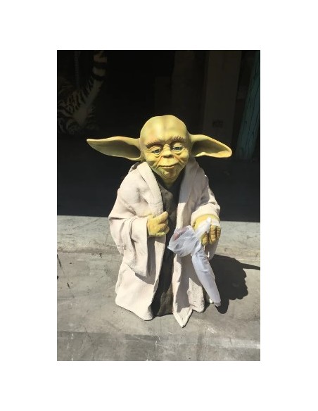 figura a tamaño real maestro yoda star wars life size figure