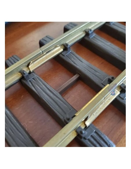 Clips sujeción entrevías (28 unidades) LGB 11500