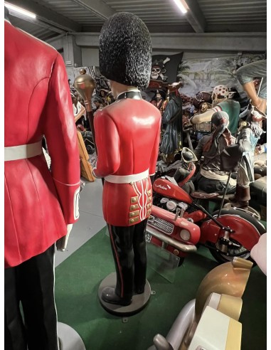 Figura a tamaño real de soldado de la guardia inglesa.