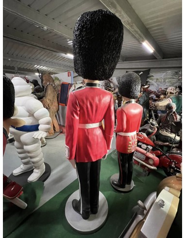 Figura a tamaño real de soldado de la guardia inglesa.