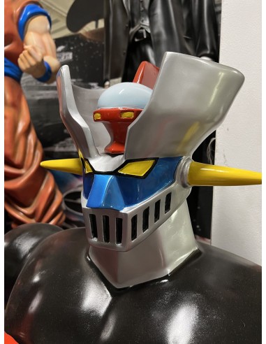 hermes cinema figura a tamaño real personaje de animacion  mazinger z