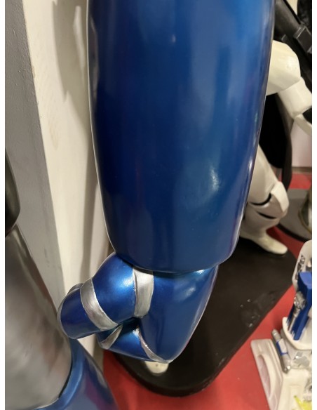 hermes cinema figura a tamaño real personaje de animacion  mazinger z