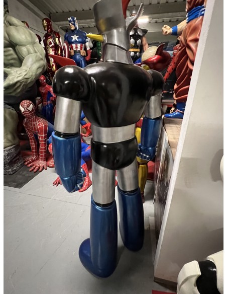 hermes cinema figura a tamaño real personaje de animacion  mazinger z