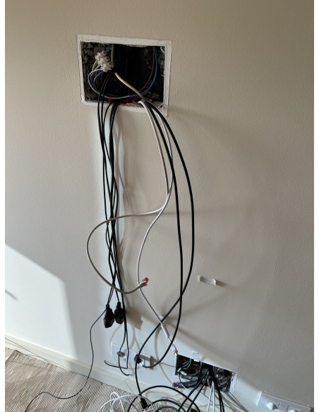 Instalación Cine en Casa "Sonos + Sony OLED 4K + Hue"