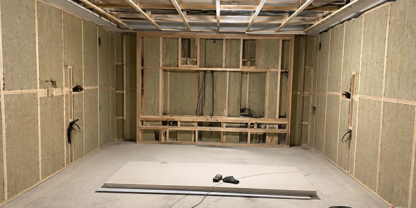 Cómo preparar una sala antes de instalar un cine en casa