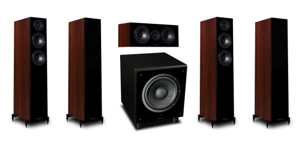 Cómo elegir los mejores altavoces y pantallas para tu cine en casa